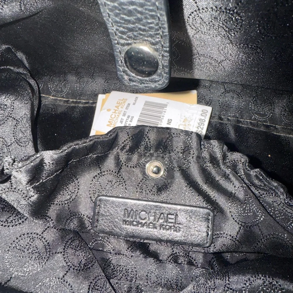 Michael Kors Black Embossed Baby Diaper Handbag With Baby Changing Pad & Pockets - Picture 4 of 10